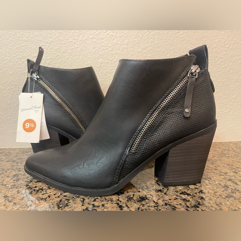 Universal Thread Jayden Bootie